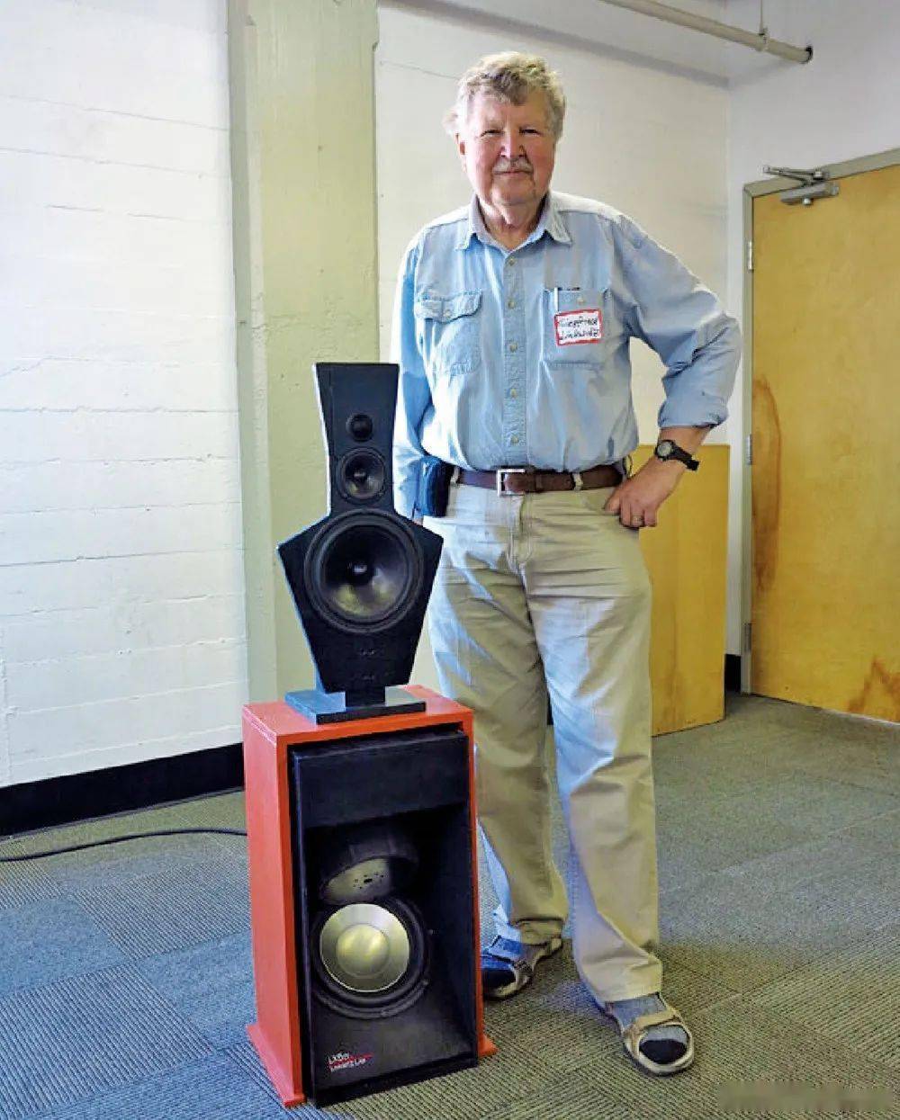 Siegfried Linkwitz with his loudspeakers
